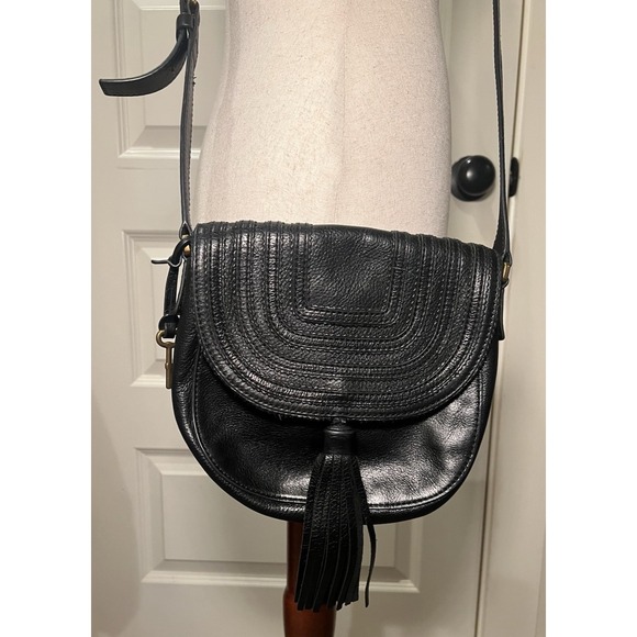 Fossil Emi Saddle Bag Black Pebbled Leather w Tassel & Key Crossbody Handbag EUC - Picture 10 of 13